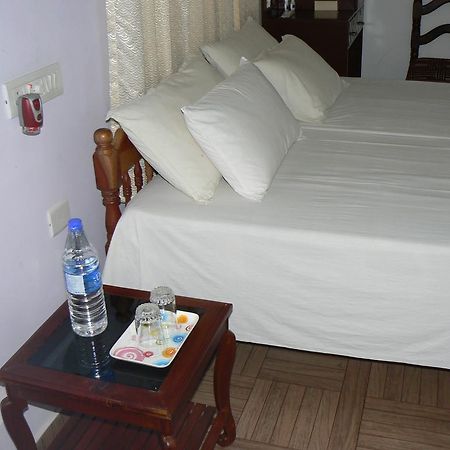 Aroma Home Stay Kochi Buitenkant foto