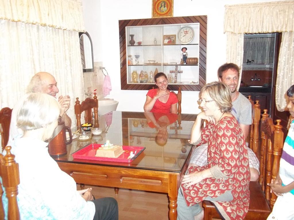 Aroma Home Stay Kochi Buitenkant foto