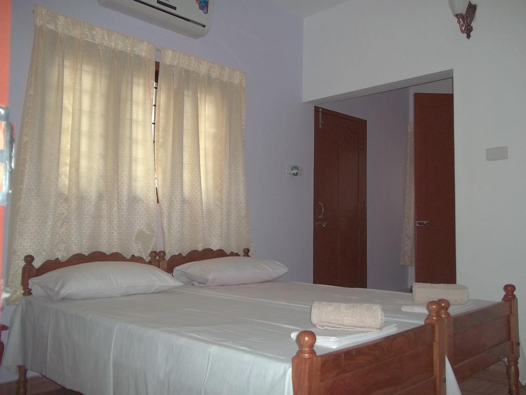 Aroma Home Stay Kochi Buitenkant foto