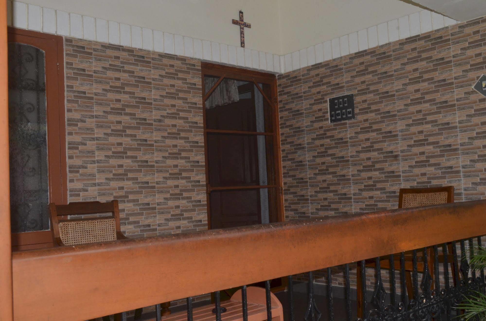 Aroma Home Stay Kochi Buitenkant foto