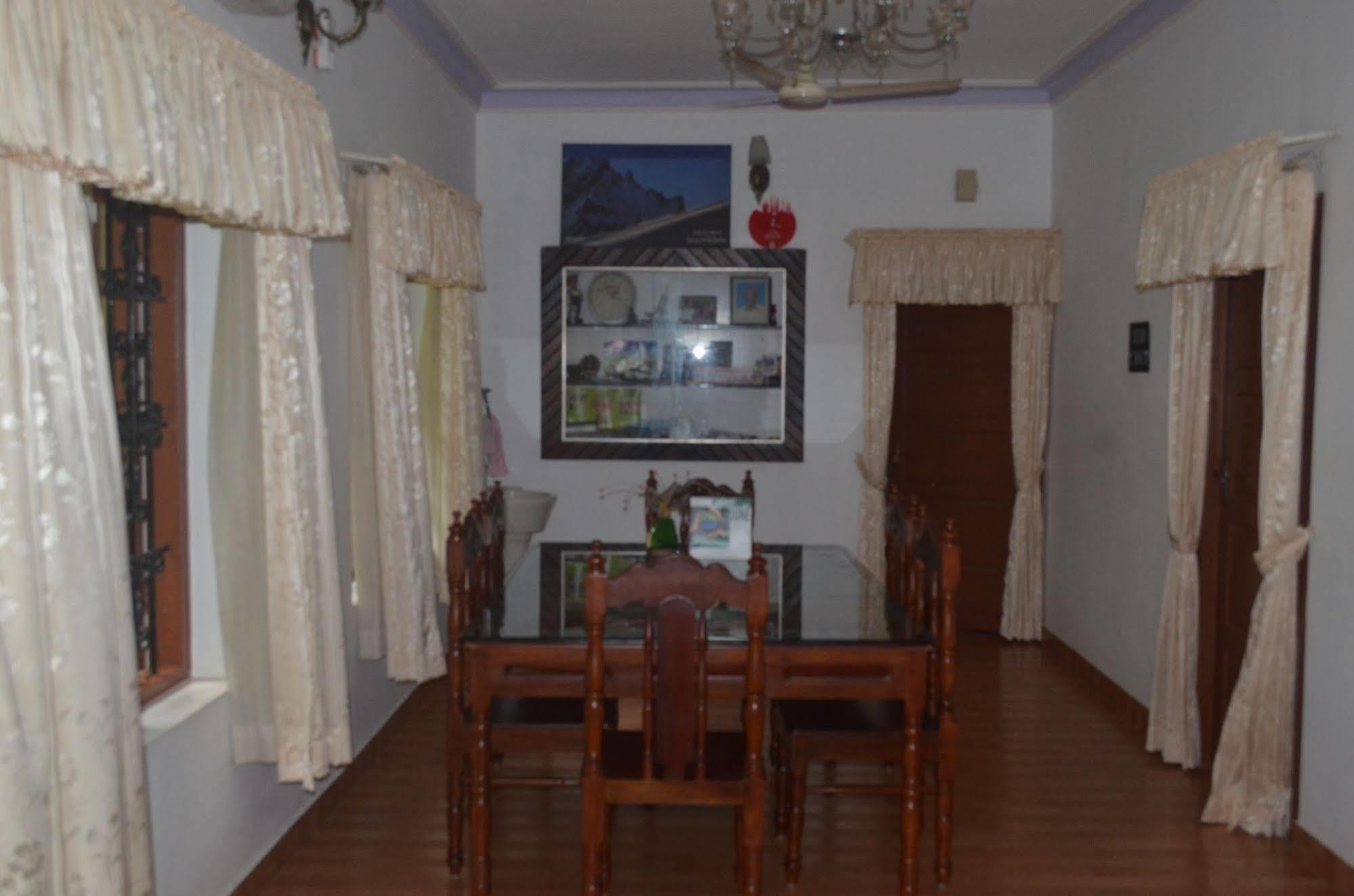 Aroma Home Stay Kochi Buitenkant foto
