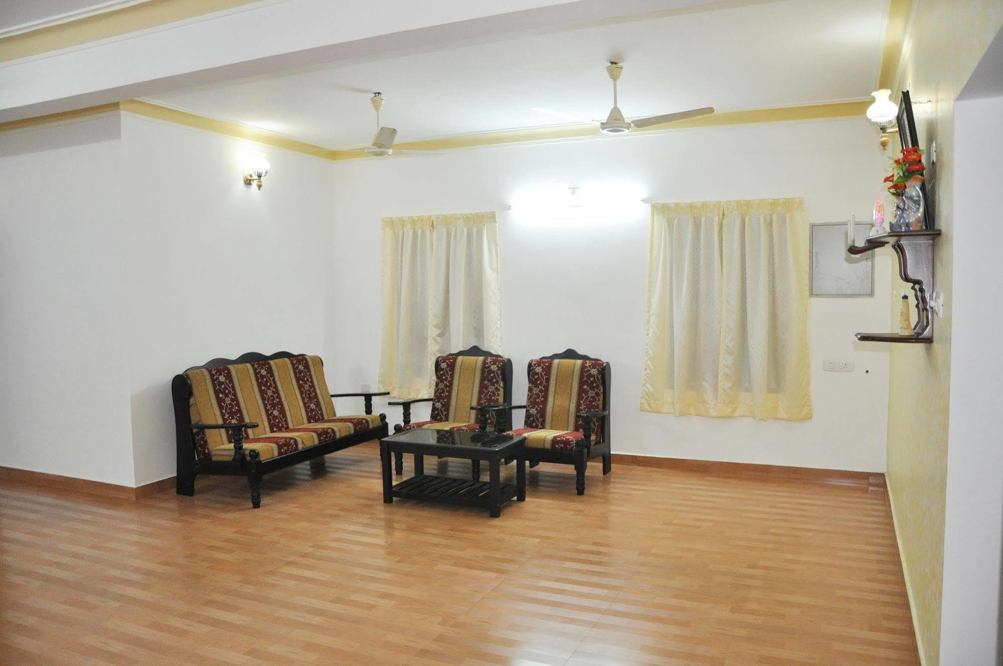 Aroma Home Stay Kochi Buitenkant foto